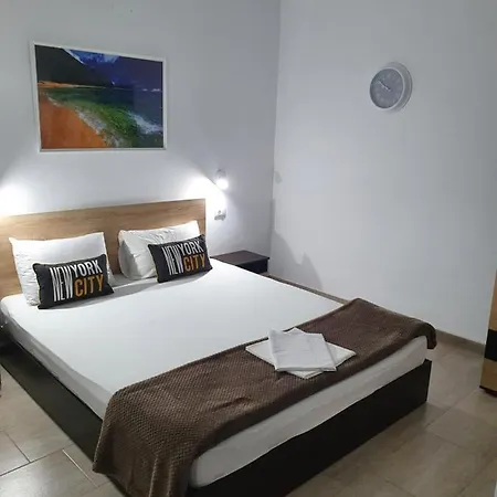 Pensión Gms House 3*