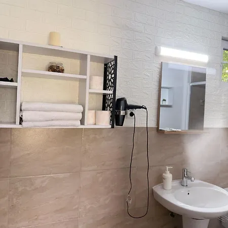 Pensión Gms House 3*